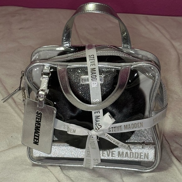 Steve Madden 4-Piece Travel Set-Tote, Luggage Tag, Earmuffs & Bling Tumbler NWT - Picture 3 of 5